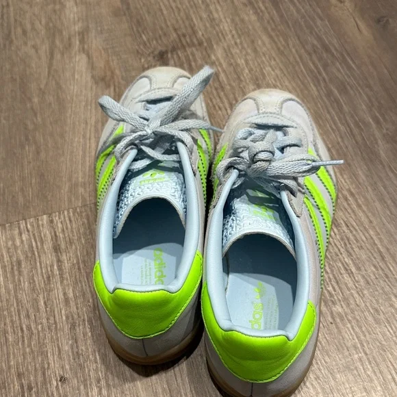 Adidas Gazelle Sneakers in Light blue and Neon Green women’s size 5 - Picture 10 of 10